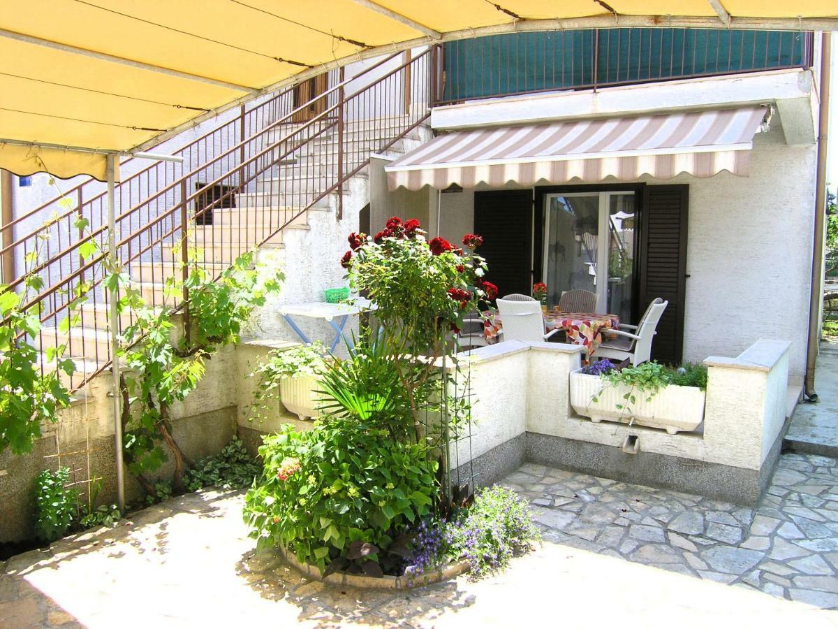 Apartment Zora Krk Town Extérieur photo